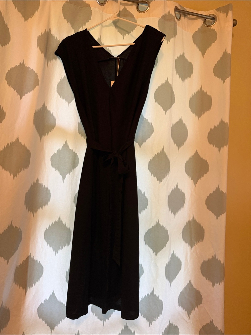 Zara Black Cap-Sleeve V-Neck Midi Dress with Tie Waist